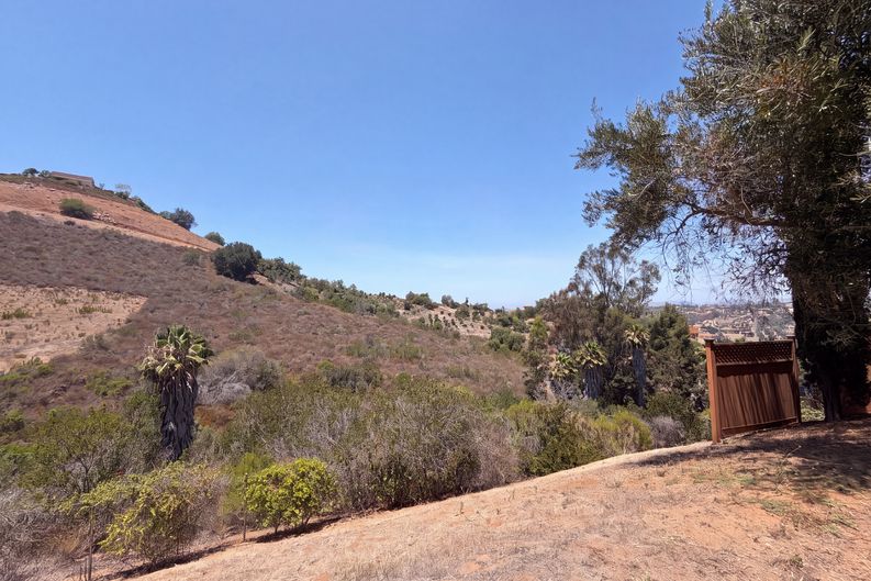 Photo 32 of 36 of 30181 Via Maria Elena, Bonsall, CA