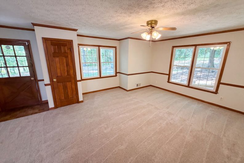 Photo 3 of 22 of 339 Newton Rd, Newnan, GA