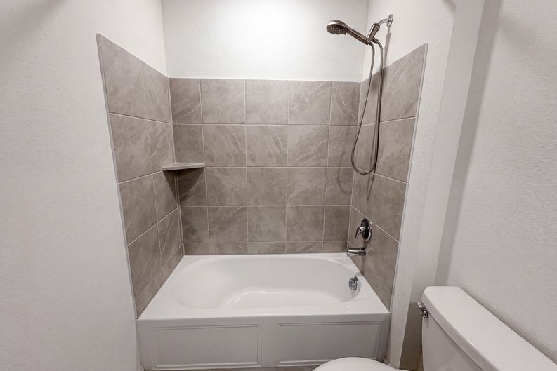 Photo 11 of 18 of 2972 Audles Ln, Dallas, TX