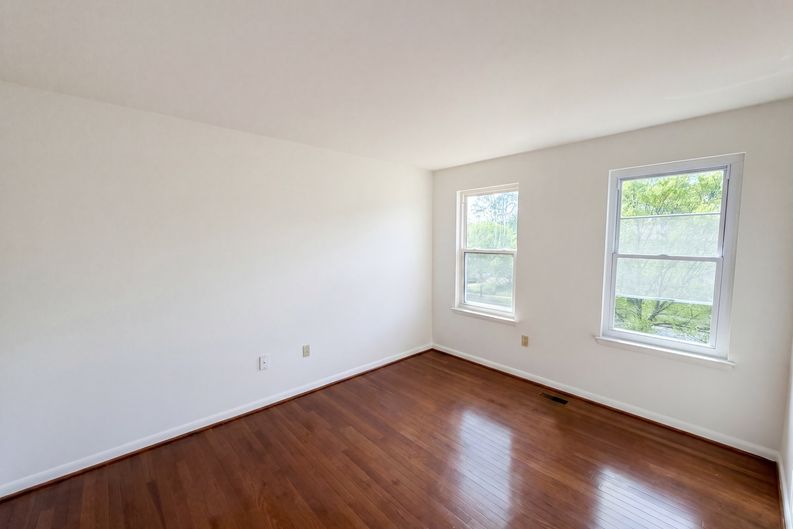 Photo 7 of 29 of 12708 Lampton Ln, Fort Washington, MD