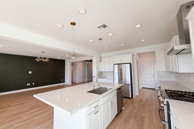 Photo 28 of 50 of 2743 Irish Meadow Way, Lathrop, CA