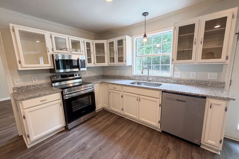 Photo 11 of 28 of 142 Silvermill Rd, Columbia, SC