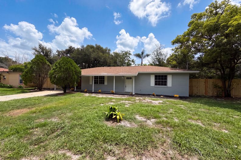 Photo 18 of 23 of 585 Hewett Dr, Orlando, FL