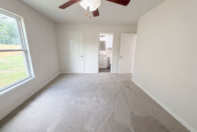 Photo 4 of 16 of 1706 Barlow Trl, Corpus Christi, TX