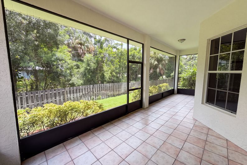 Photo 23 of 29 of 400 46th Ct, Vero Beach, FL