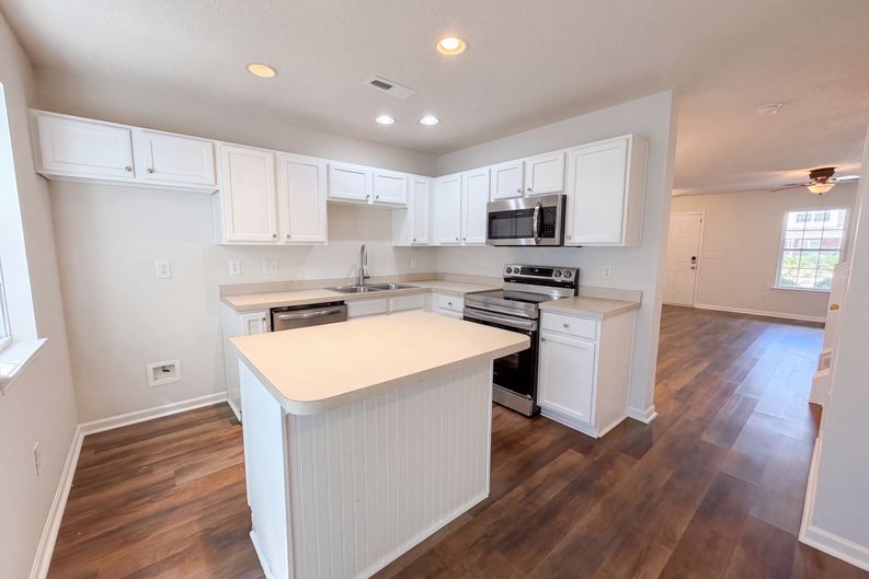 Photo 6 of 20 of 112 Taylor Cir, Goose Creek, SC