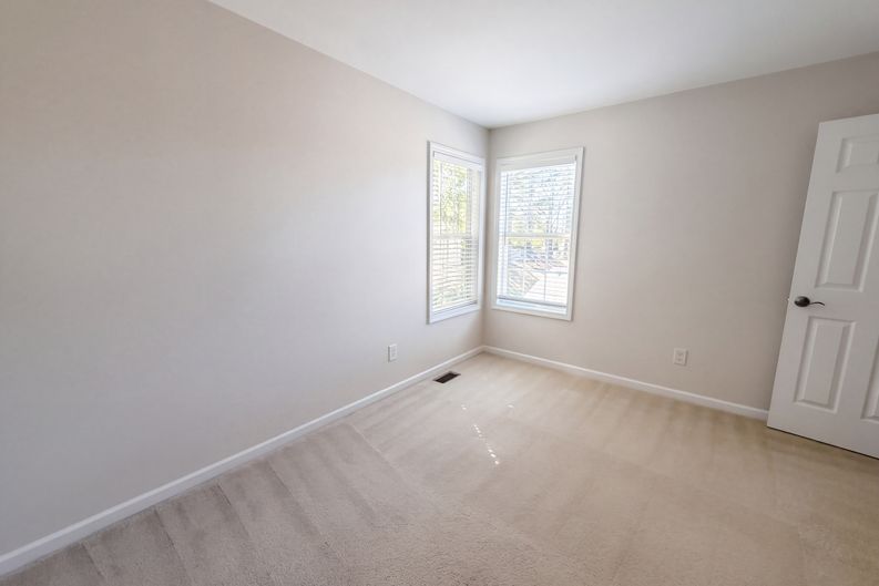 Photo 8 of 22 of 10526 Glory Meadow Ct, Charlotte, NC