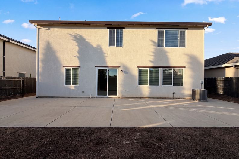 Photo 5 of 39 of 5022 Birch Valley Way, Rancho Cordova, CA