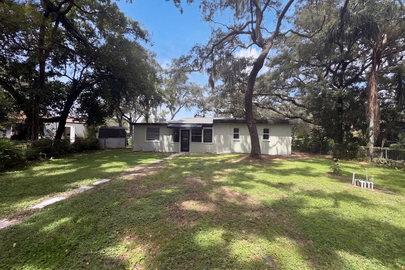 Photo 19 of 21 of 10806 W Elbow Dr, Tampa, FL