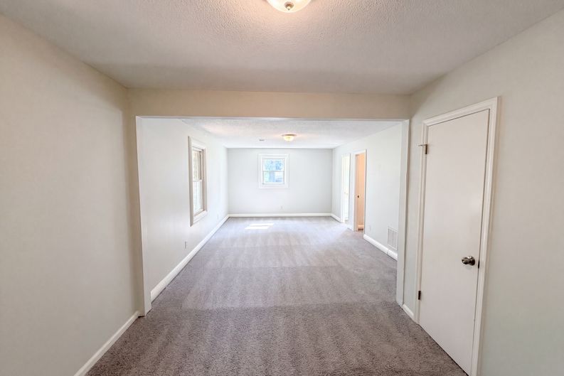 Photo 17 of 23 of 1328 Baffin Bay Rd, Columbia, SC