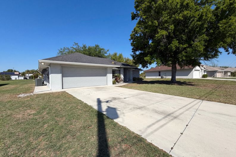 Photo 6 of 28 of 405 San Ambrosio St, Punta Gorda, FL