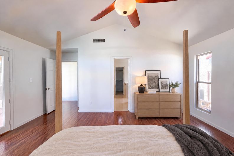 Photo 5 of 34 of 3906 E Amberwood Dr, Phoenix, AZ
