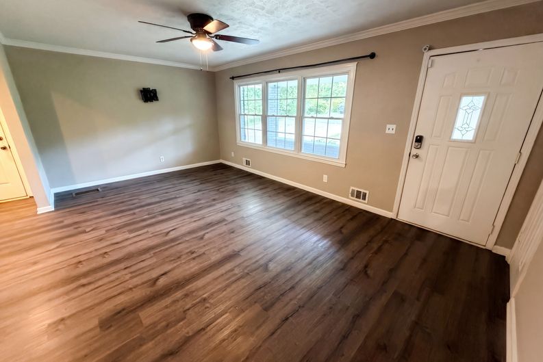 Photo 3 of 30 of 190 Stroud Dr SE, Mableton, GA