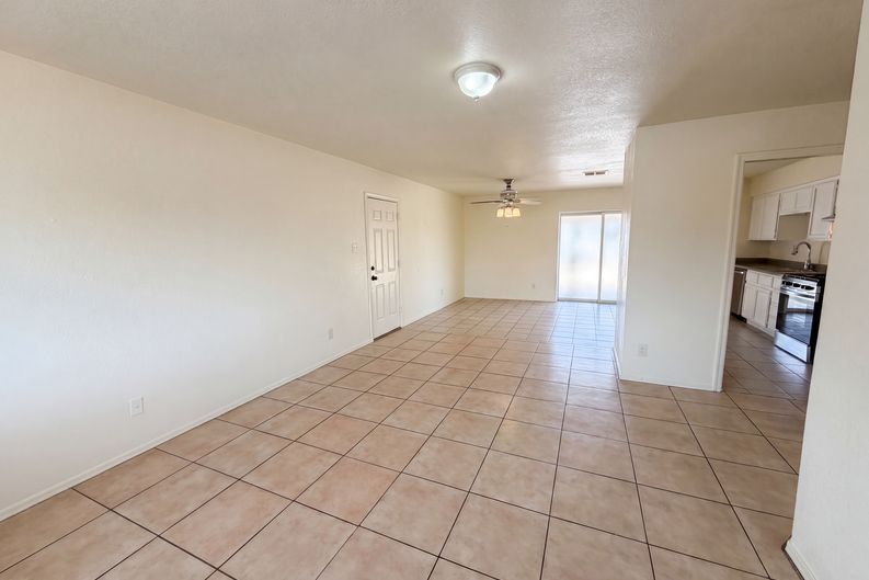 Photo 6 of 19 of 4636 N 67th Ave, Phoenix, AZ