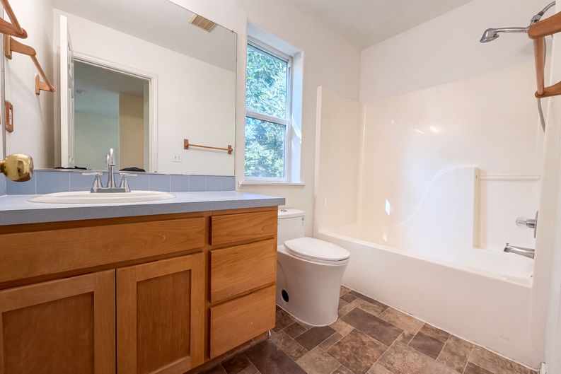 Photo 15 of 21 of 8348 SE 140th Ct, Portland, OR
