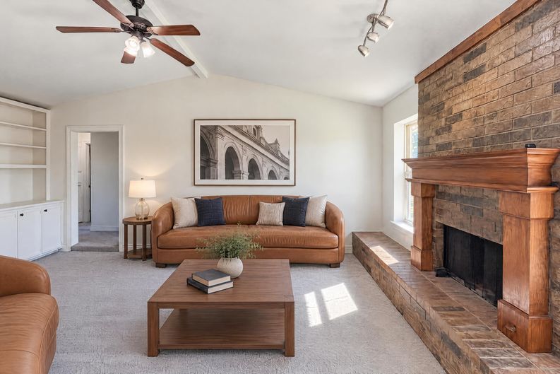 Photo 8 of 33 of 2120 Lazy Brook Trl, Edmond, OK