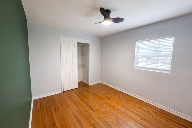Photo 11 of 21 of 820 E Wisconsin Ave, Deland, FL