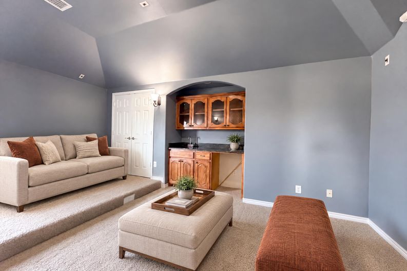 Photo 9 of 29 of 409 Lone Oak Ct, Kennedale, TX