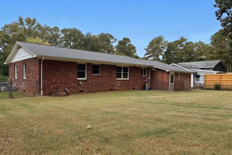 Photo 17 of 19 of 1311 Brucemont Dr, Garner, NC