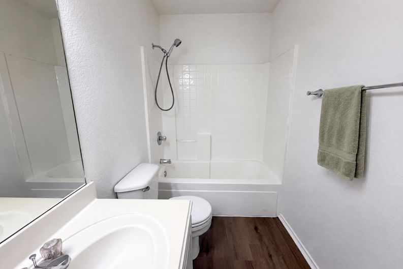Photo 20 of 31 of 1033 Olivewood Ln, Fort Worth, TX