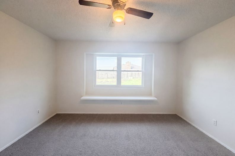 Photo 4 of 16 of 106 Nelson Dr, Copperas Cove, TX