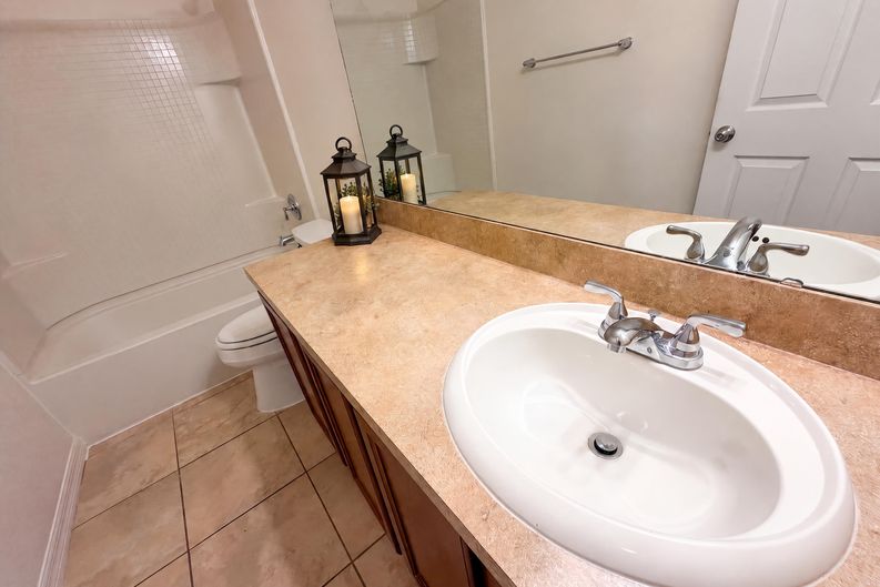 Photo 20 of 47 of 1416 Hickory View Cir, Parrish, FL