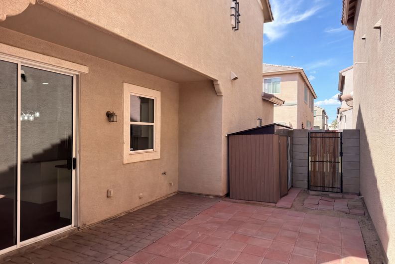 Photo 8 of 68 of 5416 W Albeniz Pl, Phoenix, AZ