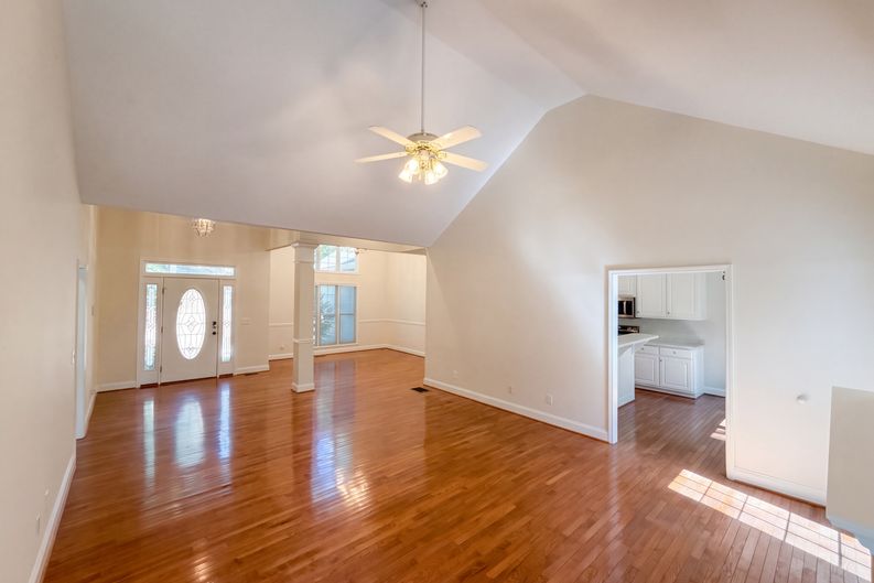 Photo 5 of 20 of 940 Cider Ridge Ct, Clarkesville, GA