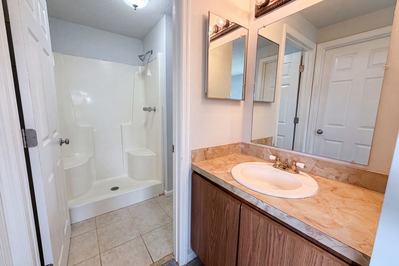 Photo 11 of 20 of 6786 Moss Ct, North Charleston, SC