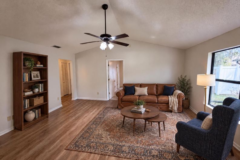 Photo 10 of 25 of 10033 Creekwater Blvd, Orlando, FL