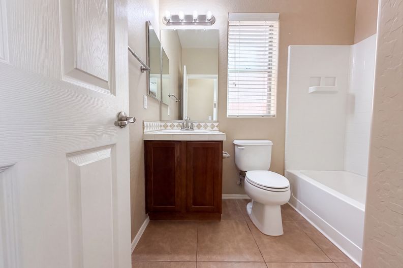 Photo 16 of 21 of 671 W Green Tree Dr, San Tan Valley, AZ