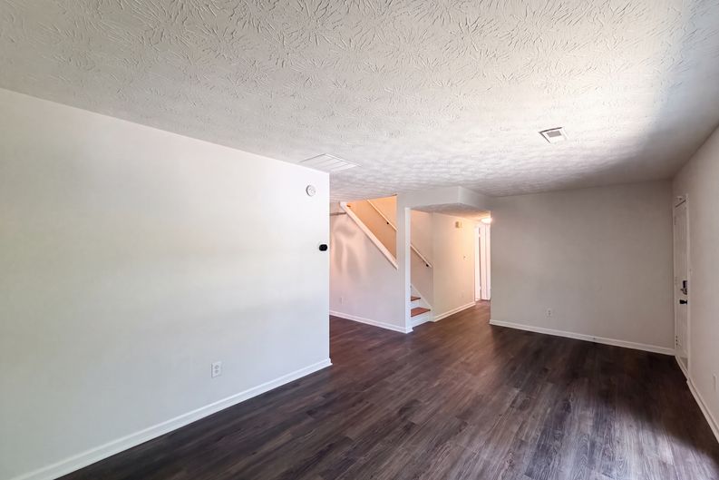Photo 8 of 25 of 3808 Shane Ct, Ellenwood, GA
