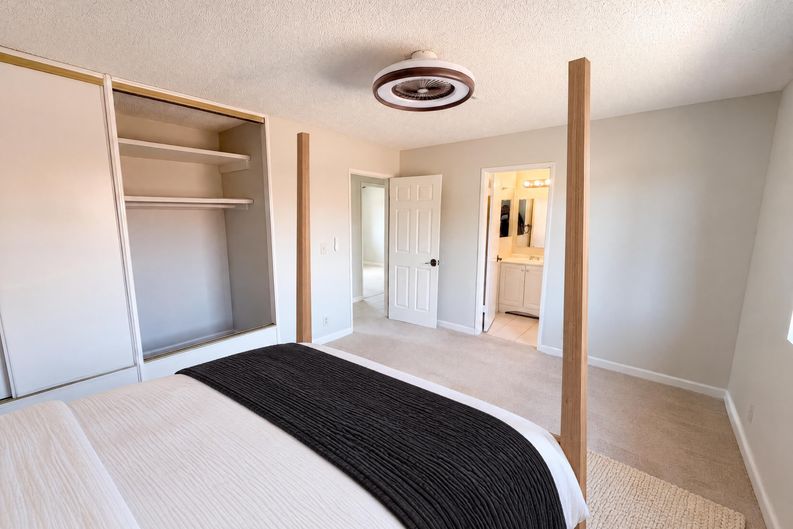 Photo 4 of 23 of 52990 Avenida Diaz, La Quinta, CA