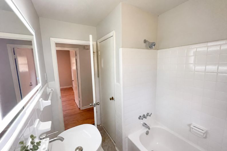Photo 15 of 19 of 2855 Jerome Rd, Atlanta, GA