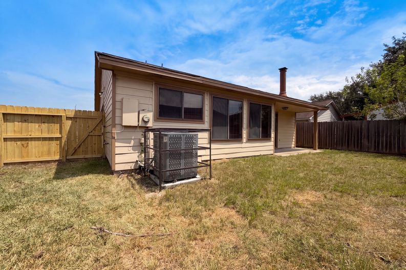 Photo 15 of 16 of 3307 Brookston St, Houston, TX