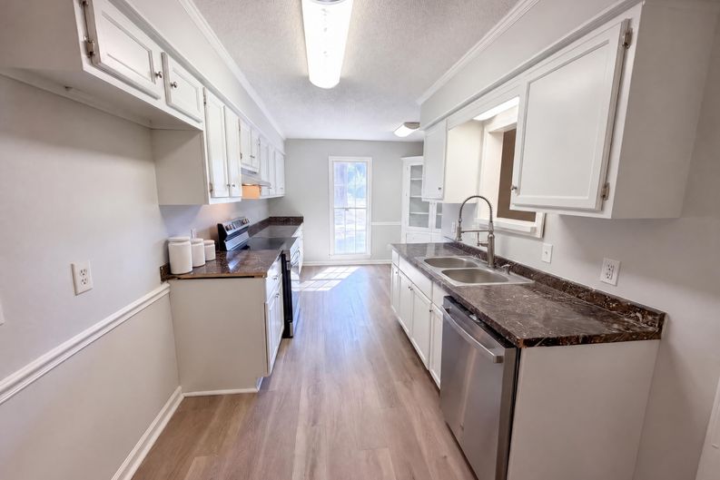 Photo 7 of 20 of 136 Cressfell Rd, Irmo, SC