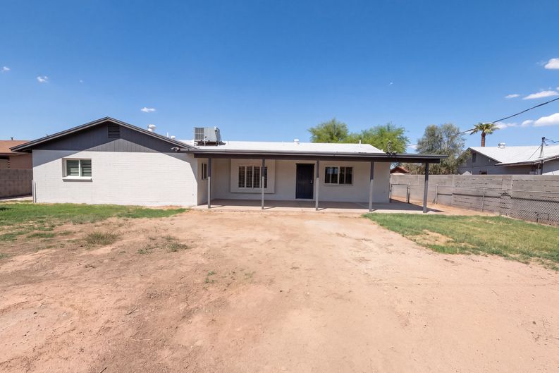 Photo 9 of 39 of 6339 W Monterosa St, Phoenix, AZ