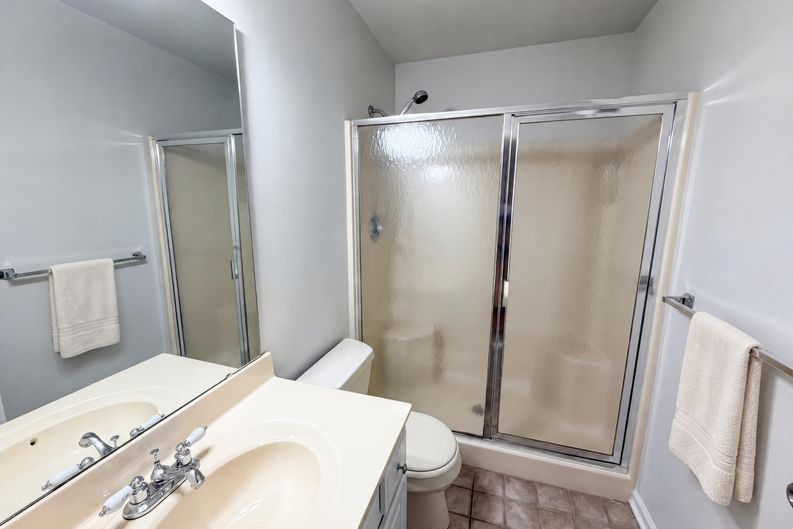 Photo 12 of 18 of 729 E Ivy Valley Dr, Fuquay Varina, NC