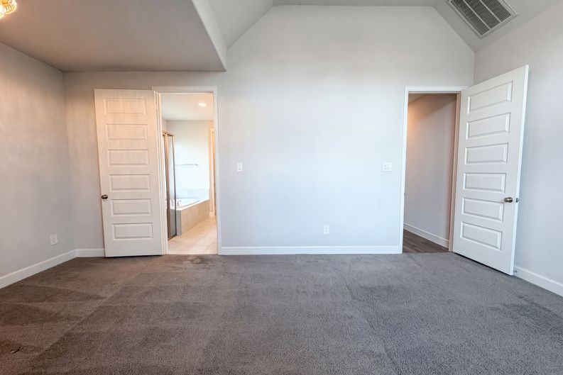 Photo 4 of 29 of 15418 Legacy Park Way, Pinehurst, TX