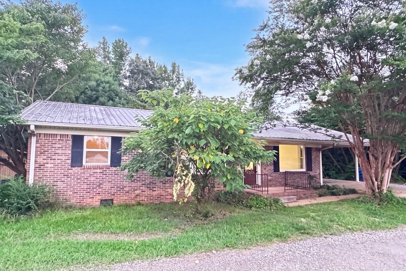 Photo 18 of 21 of 422 W Main St, Adamsville, TN