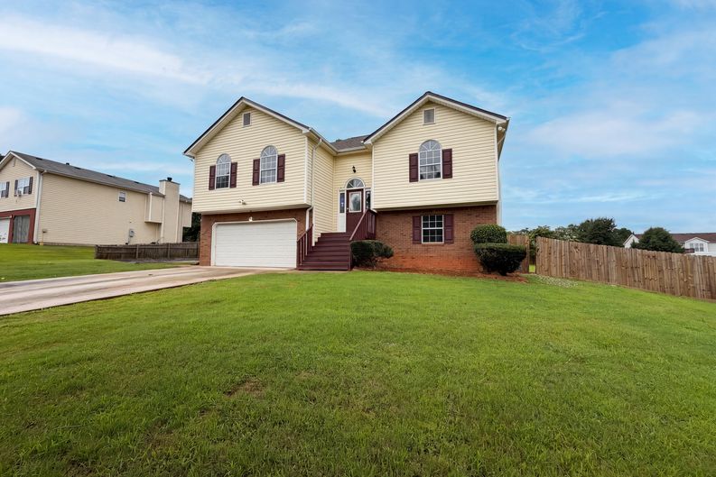 Photo 25 of 32 of 5355 Queen Ester Ct, Ellenwood, GA