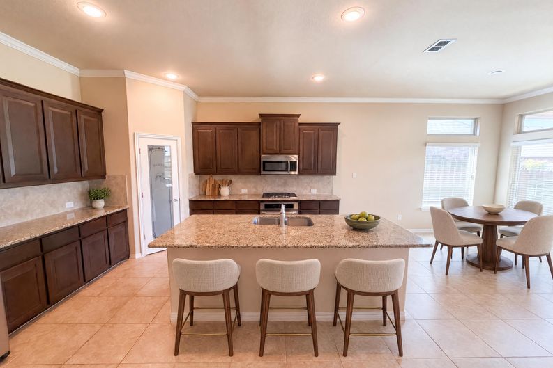 Photo 7 of 16 of 3912 Gennaker Dr, Denton, TX