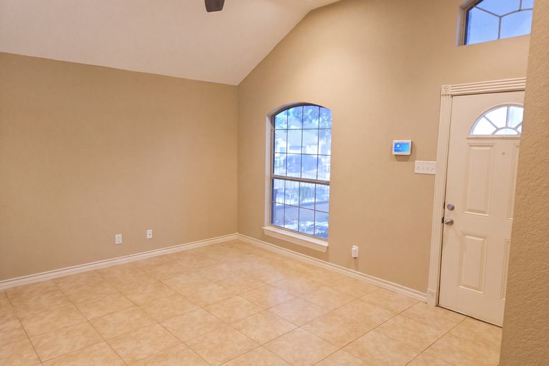 Photo 8 of 18 of 4517 Vanessita Ct, Laredo, TX