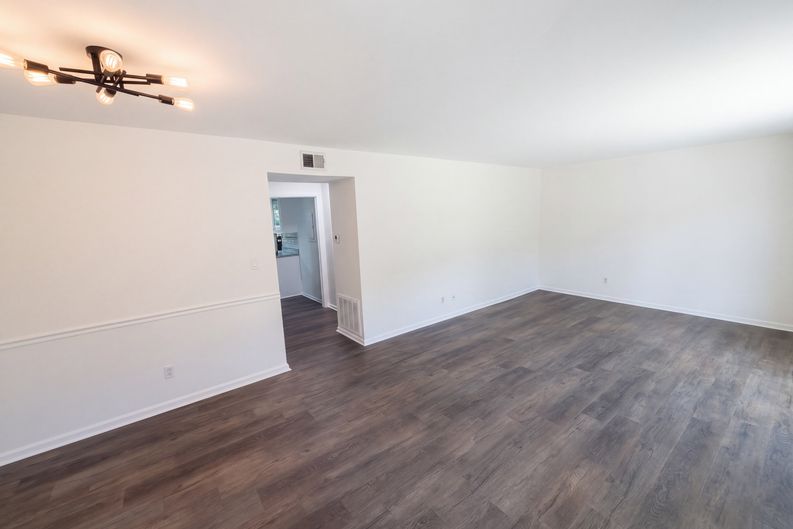 Photo 3 of 27 of 2024 Montreat Pkwy, Vestavia Hills, AL