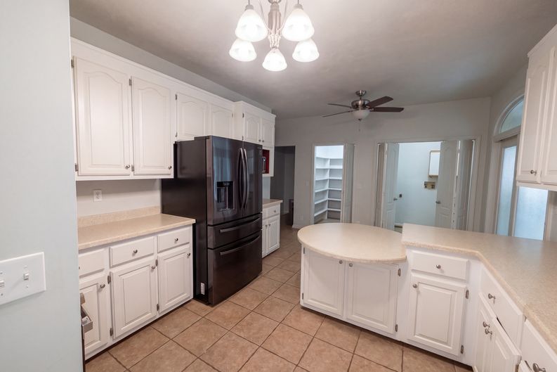Photo 7 of 29 of 675 Jenny St, Selmer, TN