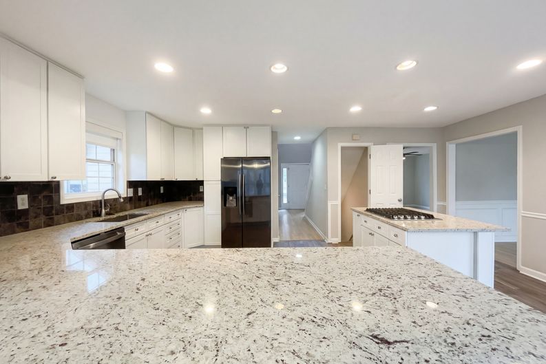 Photo 14 of 35 of 2859 Savannah Walk Ln, Suwanee, GA