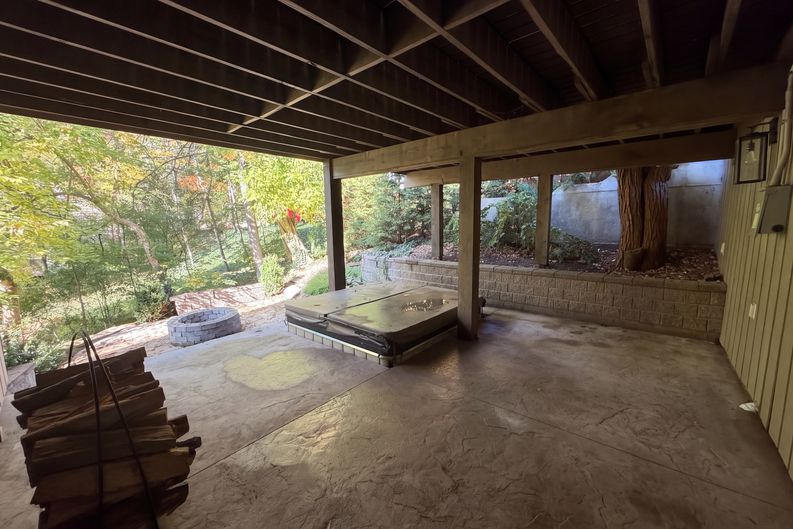 Photo 5 of 67 of 50 E Summit St, Chagrin Falls, OH