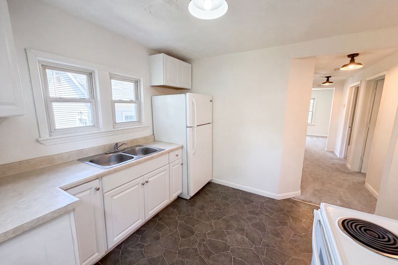 Photo 9 of 20 of 736 Bettes Ave, Akron, OH