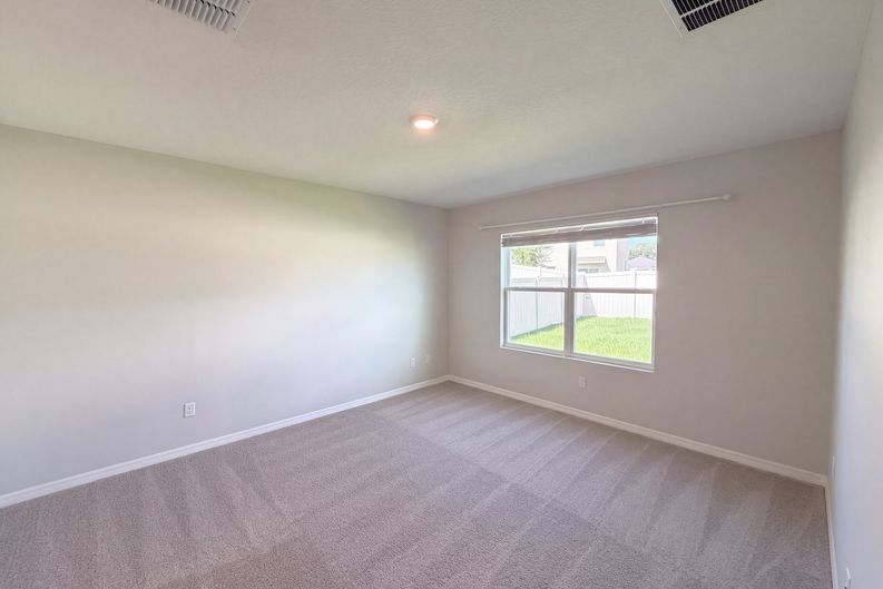 Photo 4 of 25 of 2112 Elio Ridge Dr, Zellwood, FL