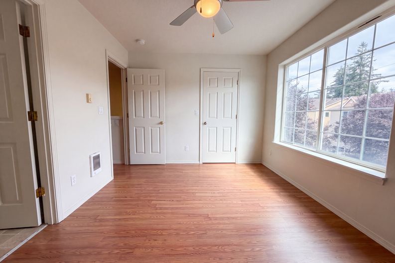 Photo 4 of 21 of 12103 SE Harold St, Portland, OR